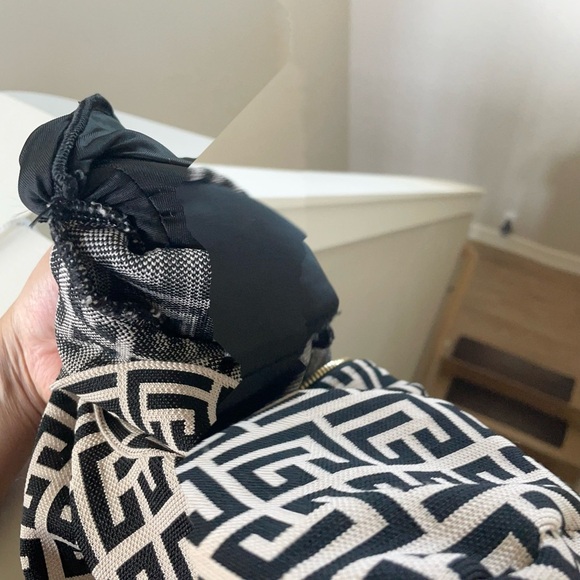 Long sleeve jumpsuit size small. - Picture 10 of 16